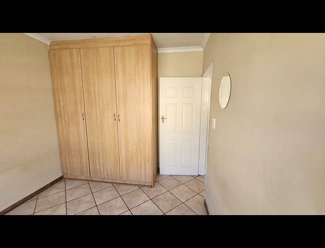 2 BEDROOM APARTMENT FOR SALE IN WITPOORTJIE AH